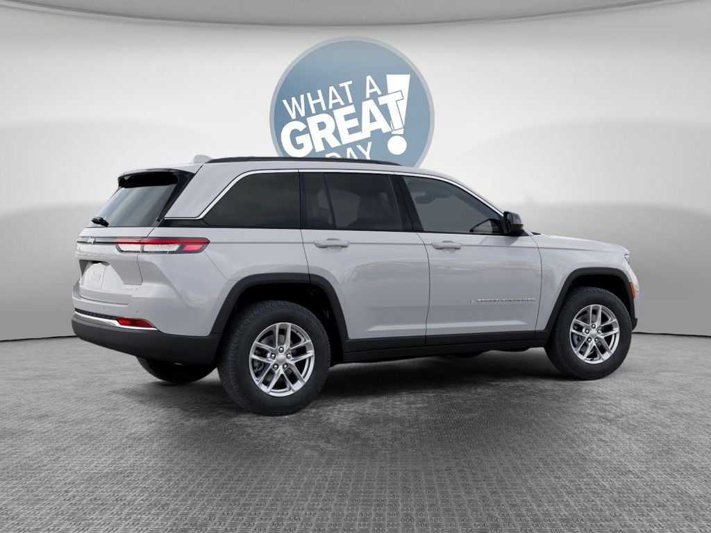 2026 Jeep Grand Cherokee Laredo