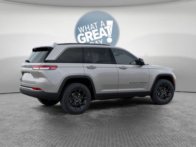 2026 Jeep Grand Cherokee Laredo Altitude