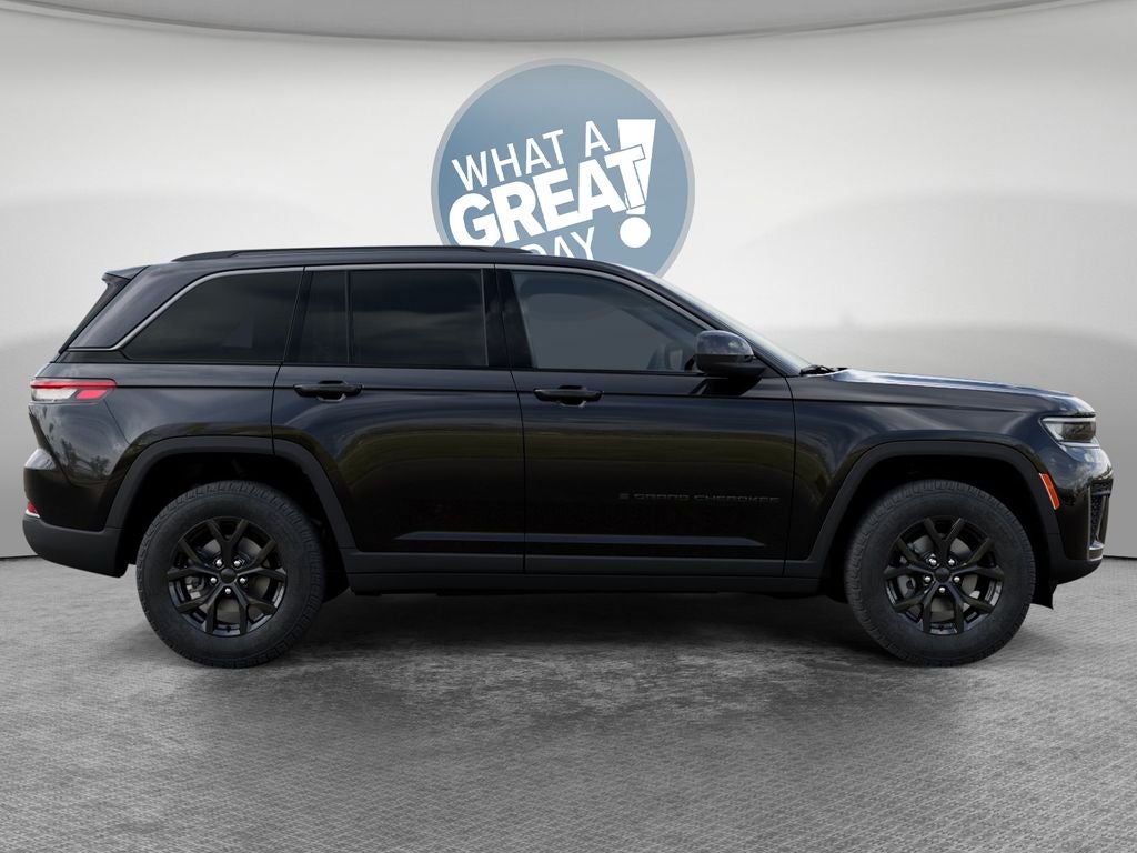 2026 Jeep Grand Cherokee Laredo Altitude
