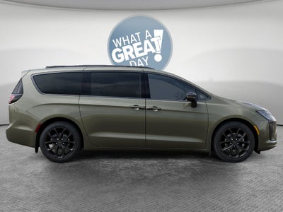 2027 Chrysler Pacifica Limited