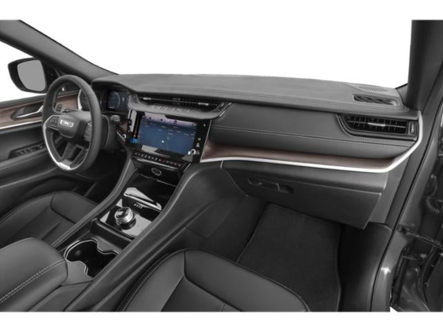 2027 Jeep Grand Cherokee Laredo Altitude