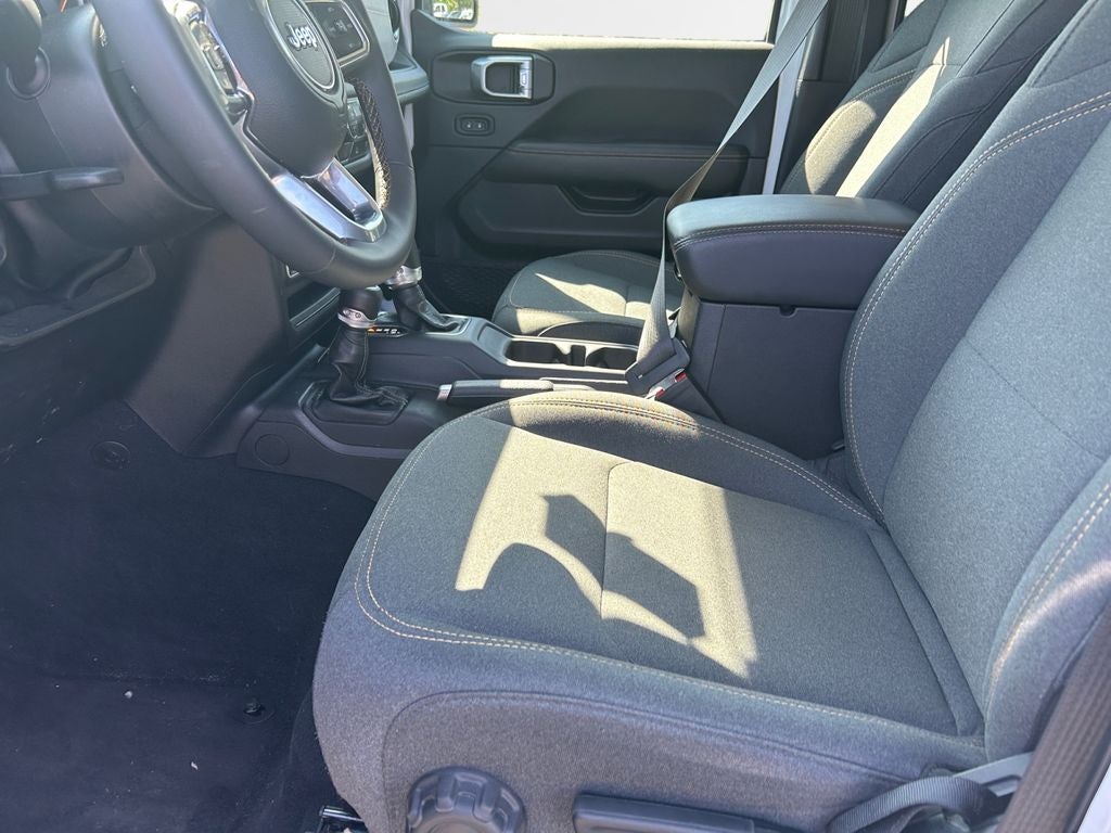 2025 Jeep Wrangler 4-Door Sahara 4x4
