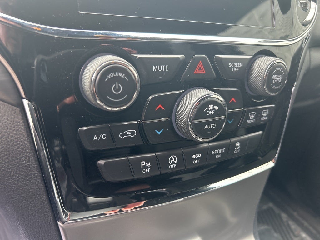 2019 Jeep Grand Cherokee Laredo E