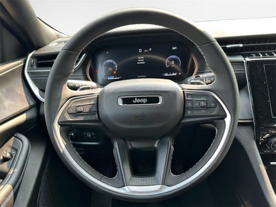 2025 Jeep Grand Cherokee Base