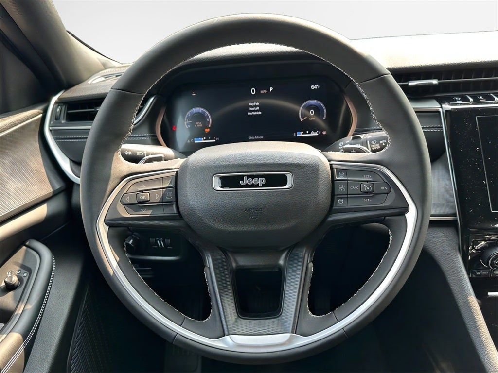 2025 Jeep Grand Cherokee Base