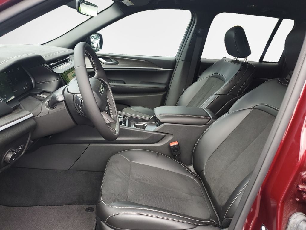 2026 Jeep Grand Cherokee Altitude