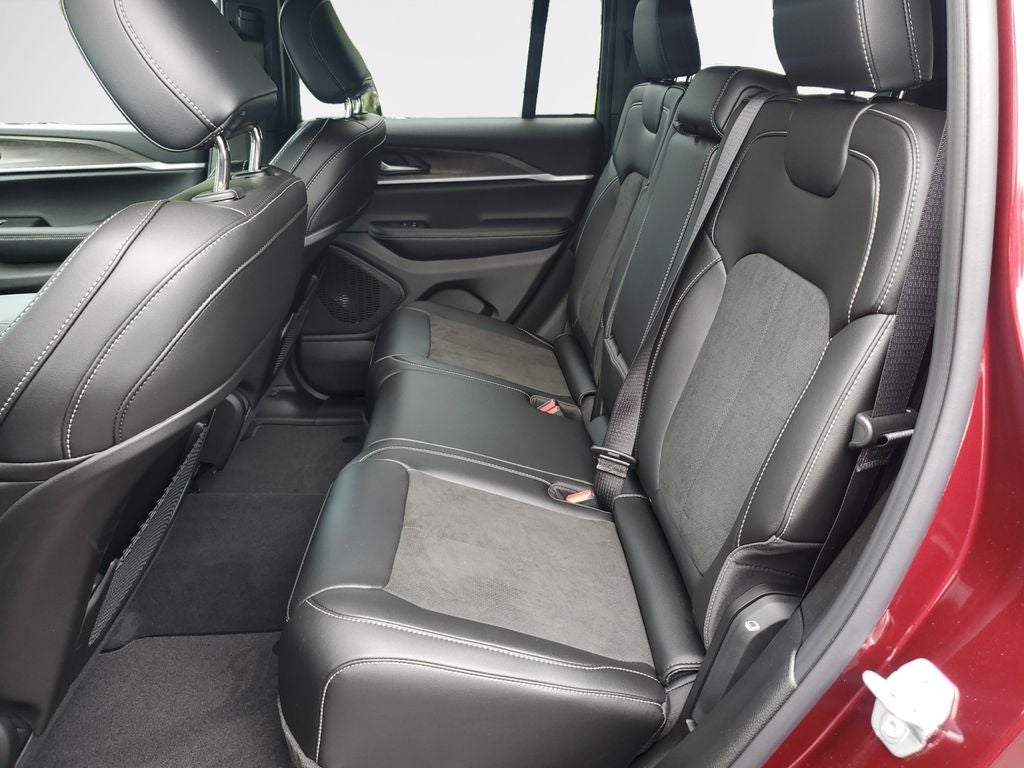 2026 Jeep Grand Cherokee Altitude