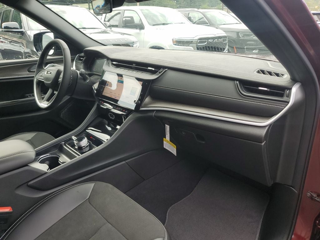 2026 Jeep Grand Cherokee Altitude