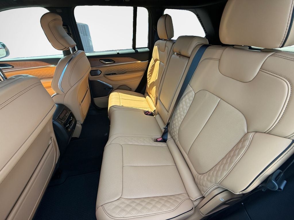 2026 Jeep Grand Cherokee Summit