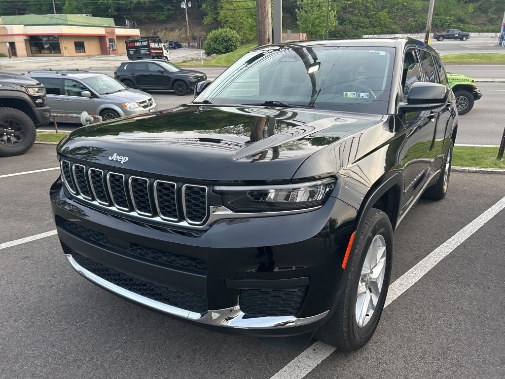 2022 Jeep Grand Cherokee L Laredo 4x4