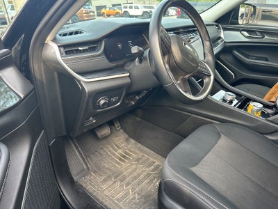2022 Jeep Grand Cherokee L Laredo 4x4