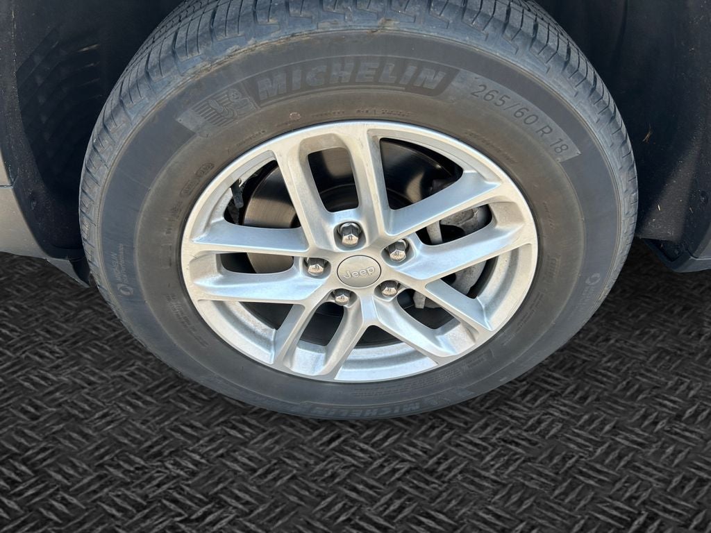 2023 Jeep Grand Cherokee L Laredo 4x4