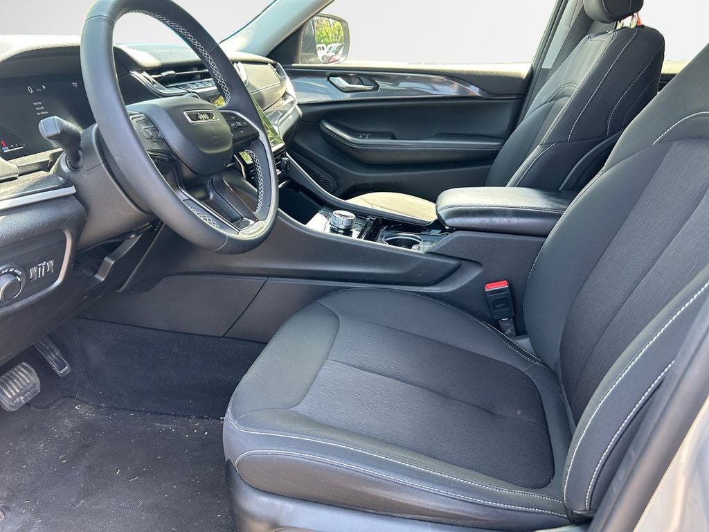 2023 Jeep Grand Cherokee L Laredo 4x4