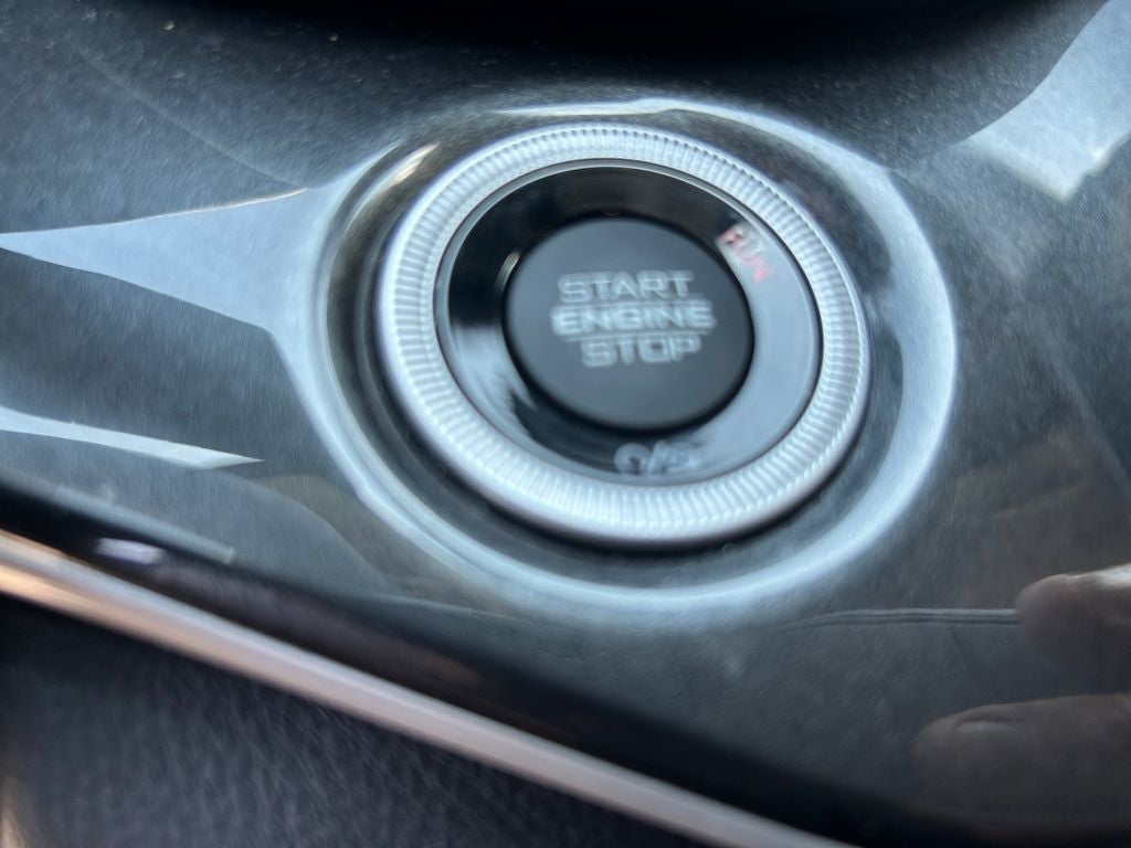 2023 Jeep Grand Cherokee L Laredo 4x4