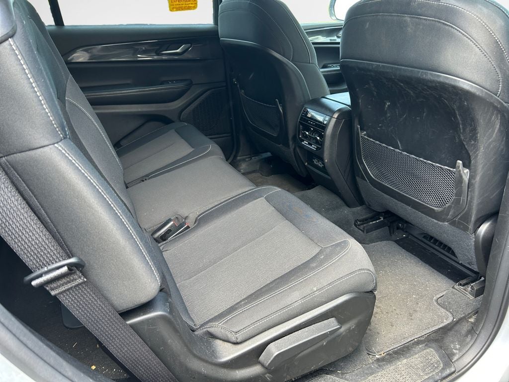 2023 Jeep Grand Cherokee L Laredo 4x4