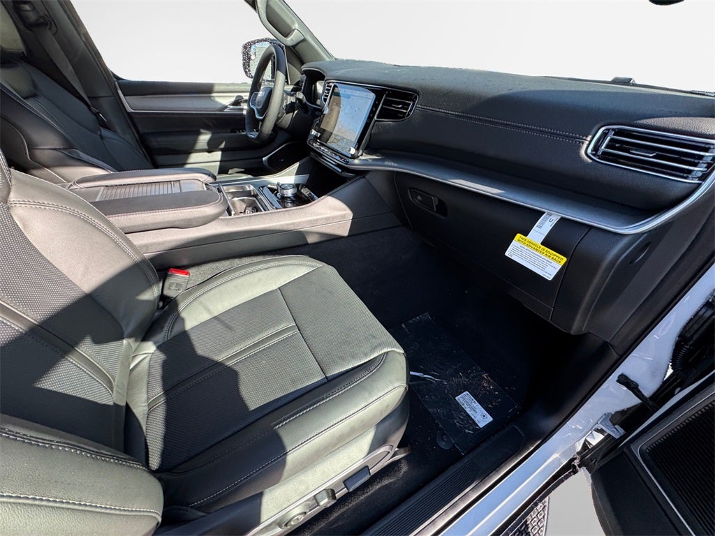 2026 Jeep Grand Wagoneer Base