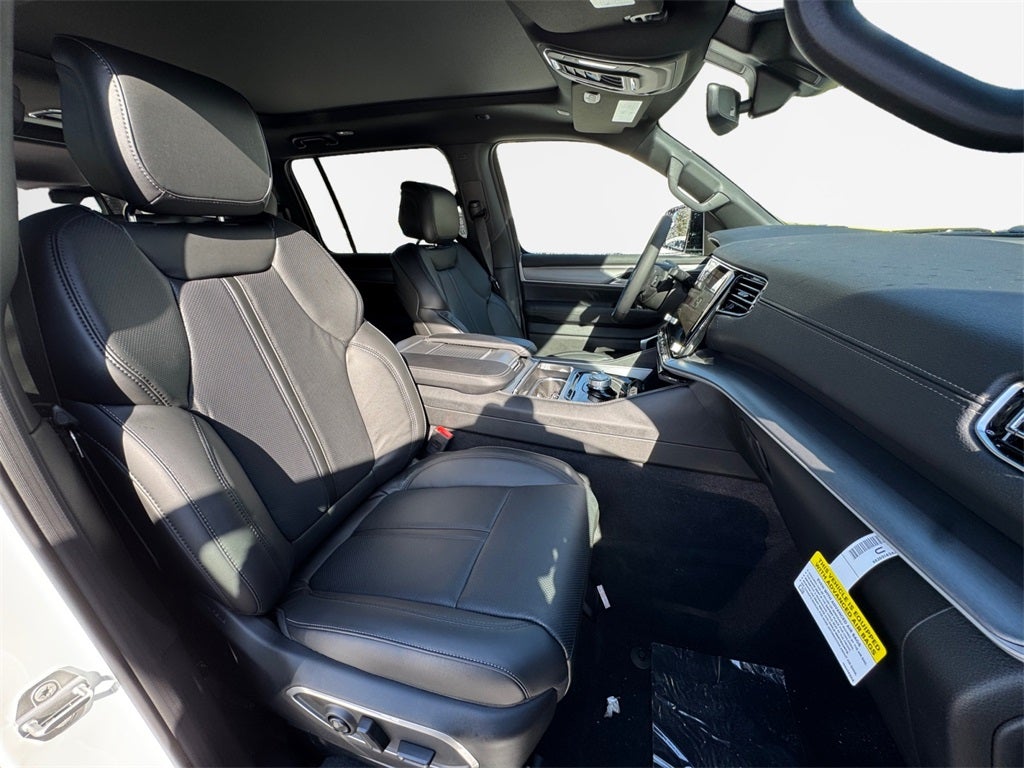 2026 Jeep Grand Wagoneer Base