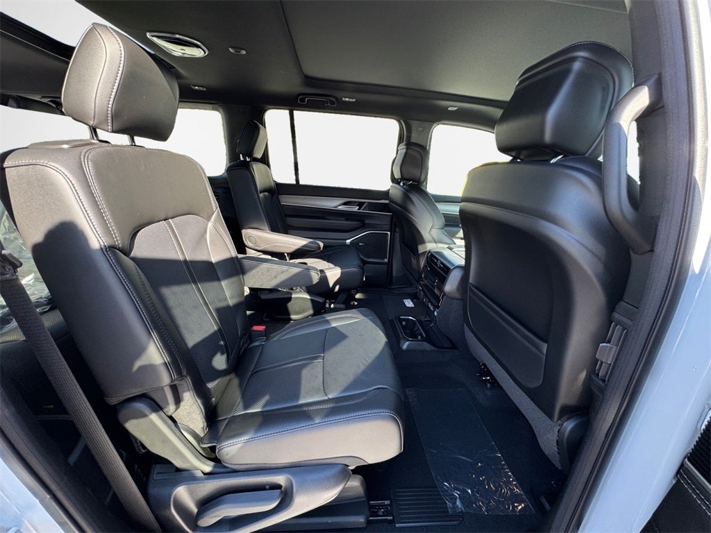 2026 Jeep Grand Wagoneer Base