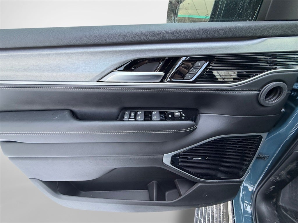 2026 Jeep Grand Wagoneer Base