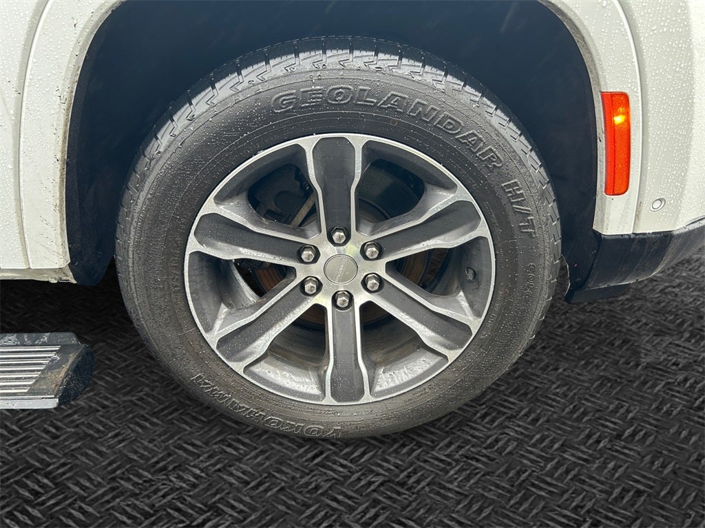 2023 Jeep Grand Wagoneer Base