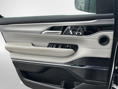 2023 Jeep Grand Wagoneer Base