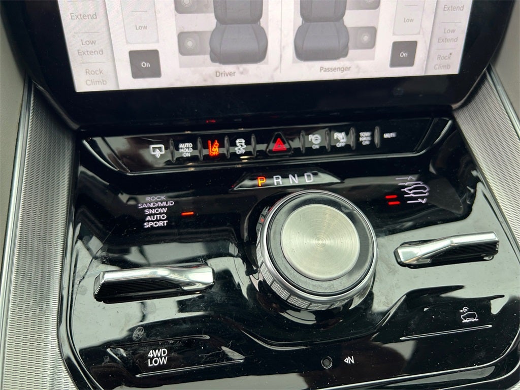 2023 Jeep Grand Wagoneer Base