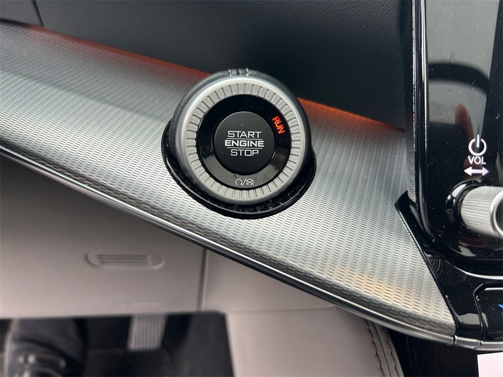 2023 Jeep Grand Wagoneer Base