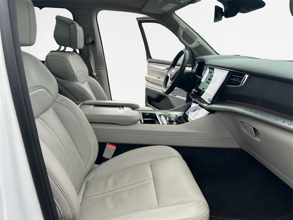 2023 Jeep Grand Wagoneer Base