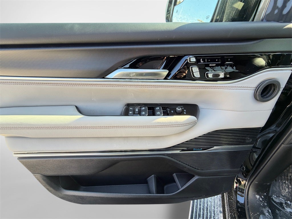 2026 Jeep Grand Wagoneer Summit