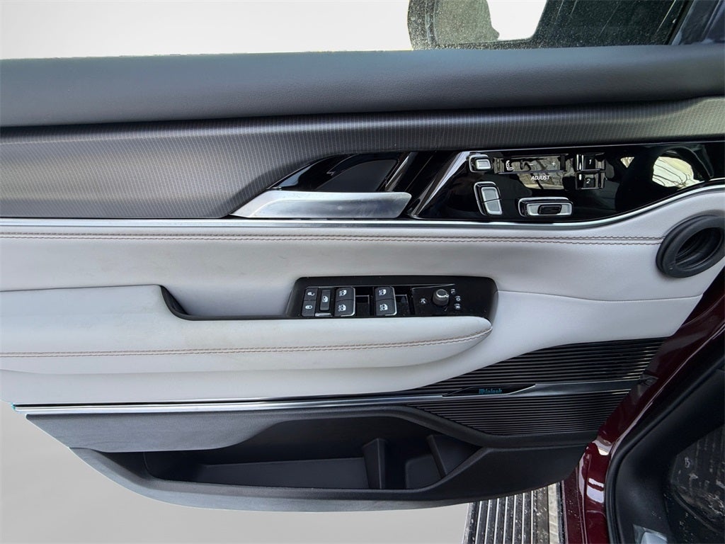 2026 Jeep Grand Wagoneer Summit