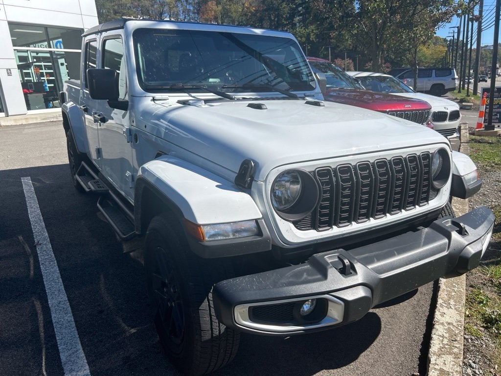 2024 Jeep Gladiator Sport S