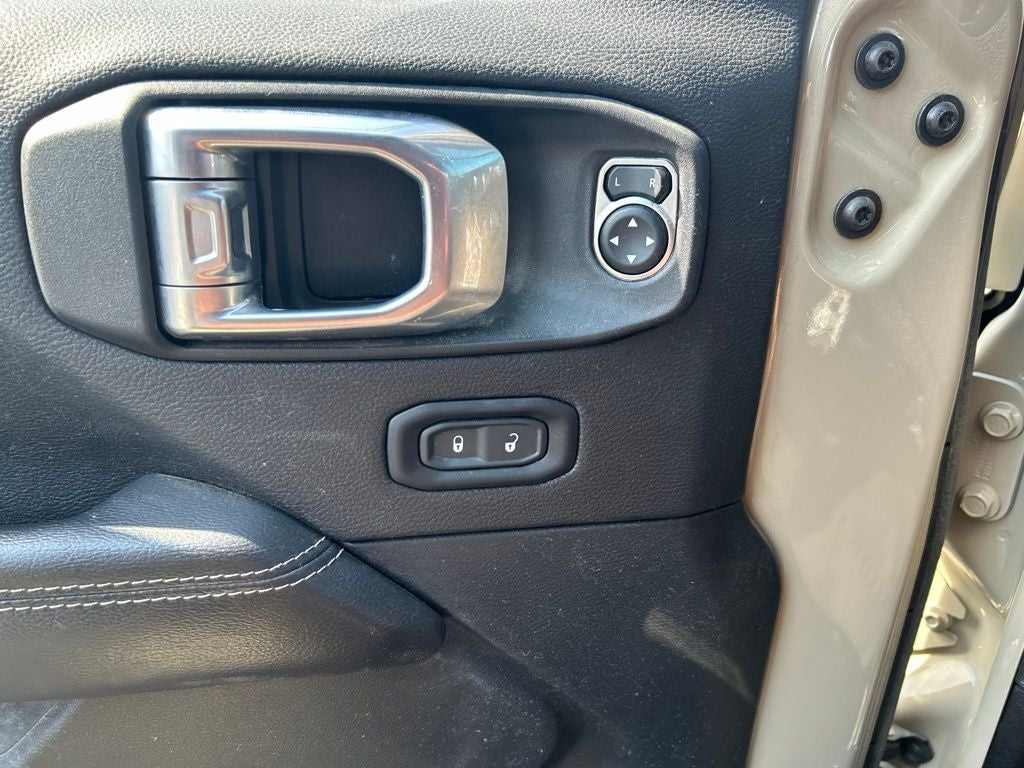 2022 Jeep Gladiator Overland