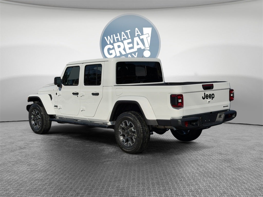 2026 Jeep Gladiator Base