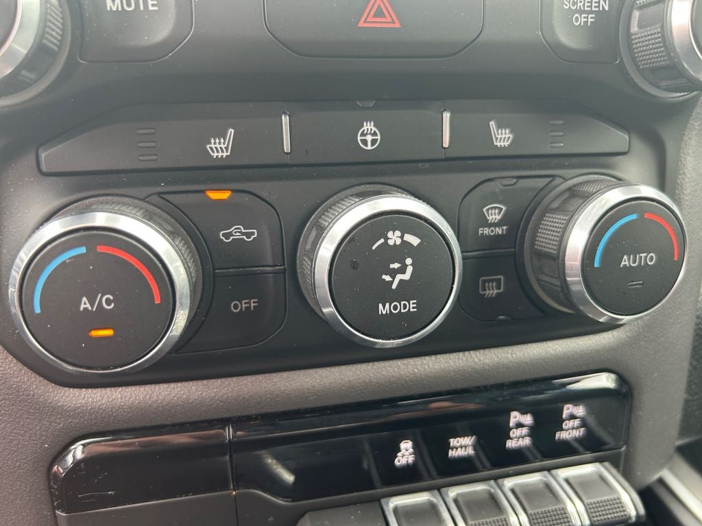 2022 RAM 1500 Big Horn Quad Cab 4x4 6'4' Box