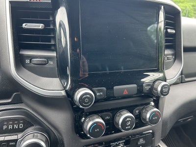 2022 RAM 1500 Big Horn Quad Cab 4x4 6'4' Box
