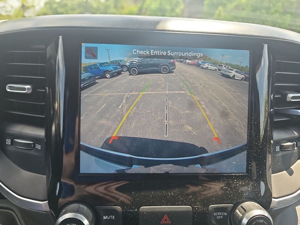 2022 RAM 1500 Big Horn Crew Cab 4x4 5'7' Box