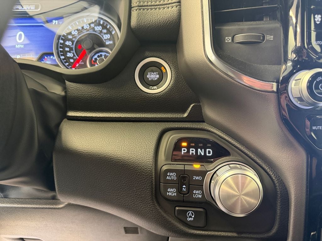 2026 RAM 1500 Laramie Crew Cab 4x4 5'7' Box