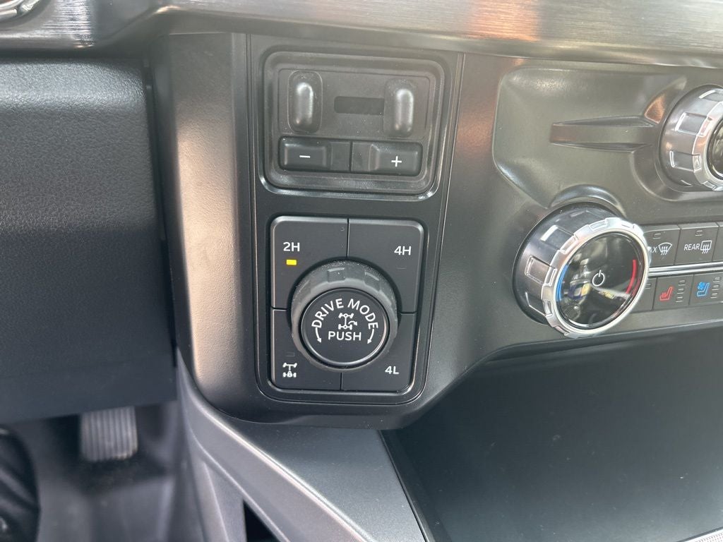 2025 Ford Super Duty F-350 SRW Pickup Lariat