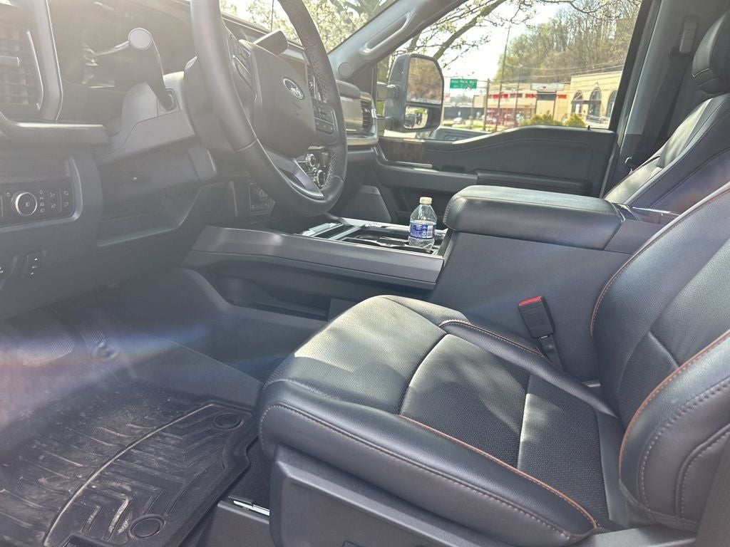 2025 Ford Super Duty F-350 SRW Pickup Lariat