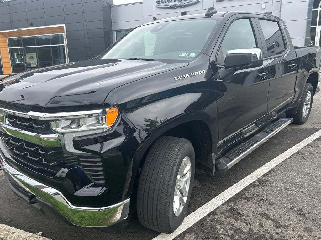 2024 Chevrolet Silverado 1500 4WD Crew Cab Short Bed LT with 2FL