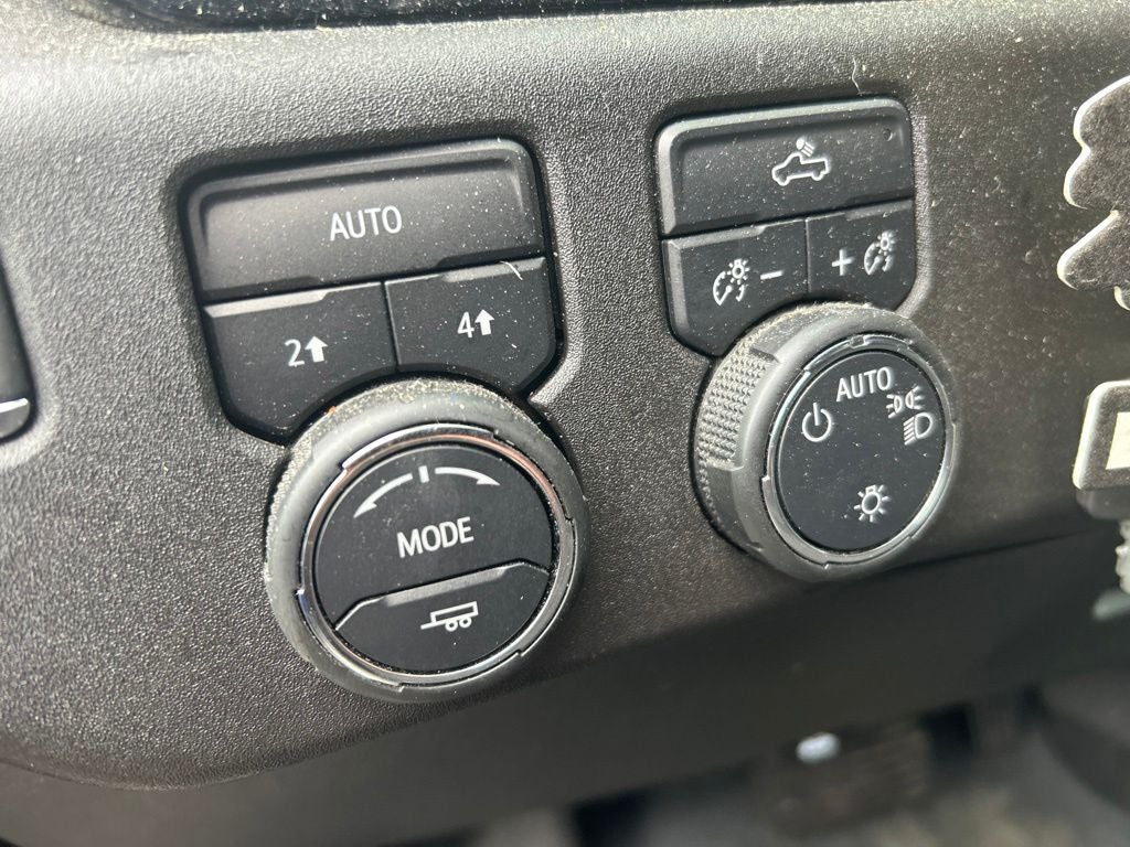 2024 Chevrolet Silverado 1500 4WD Crew Cab Short Bed LT with 2FL