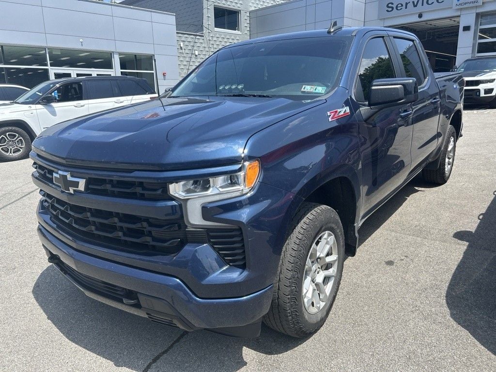2022 Chevrolet Silverado 1500 4WD Crew Cab Short Bed RST