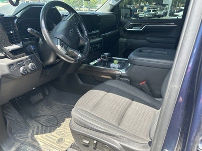 2022 Chevrolet Silverado 1500 4WD Crew Cab Short Bed RST