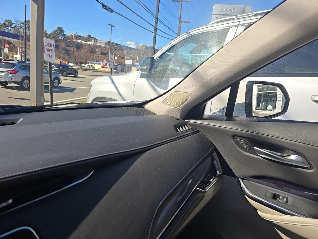 2023 Cadillac XT4 Luxury