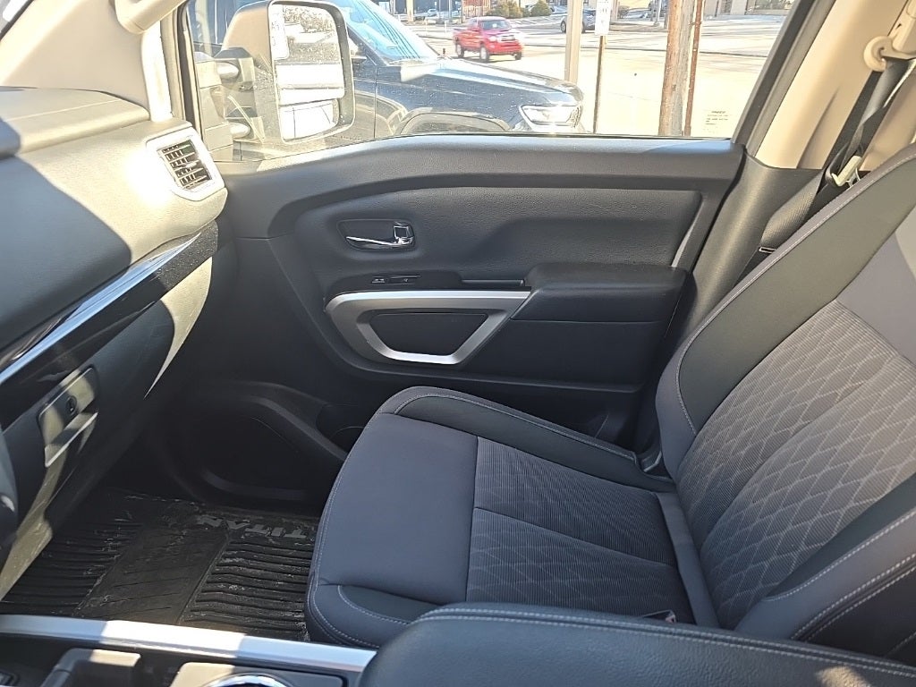 2020 Nissan Titan SV