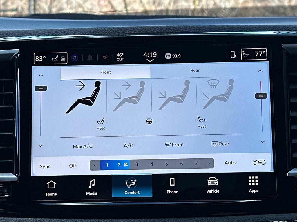 2026 Chrysler Pacifica Select