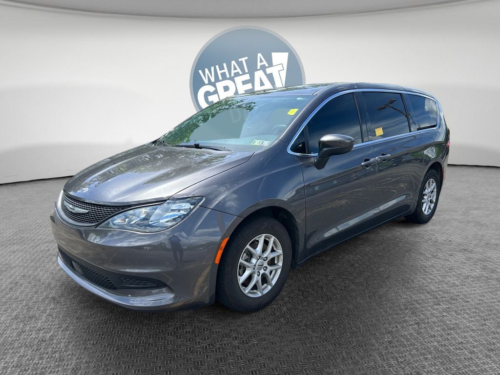 2023 Chrysler Voyager LX