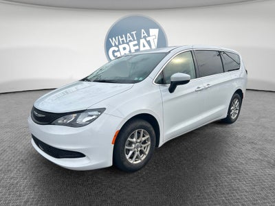 2022 Chrysler Voyager LX