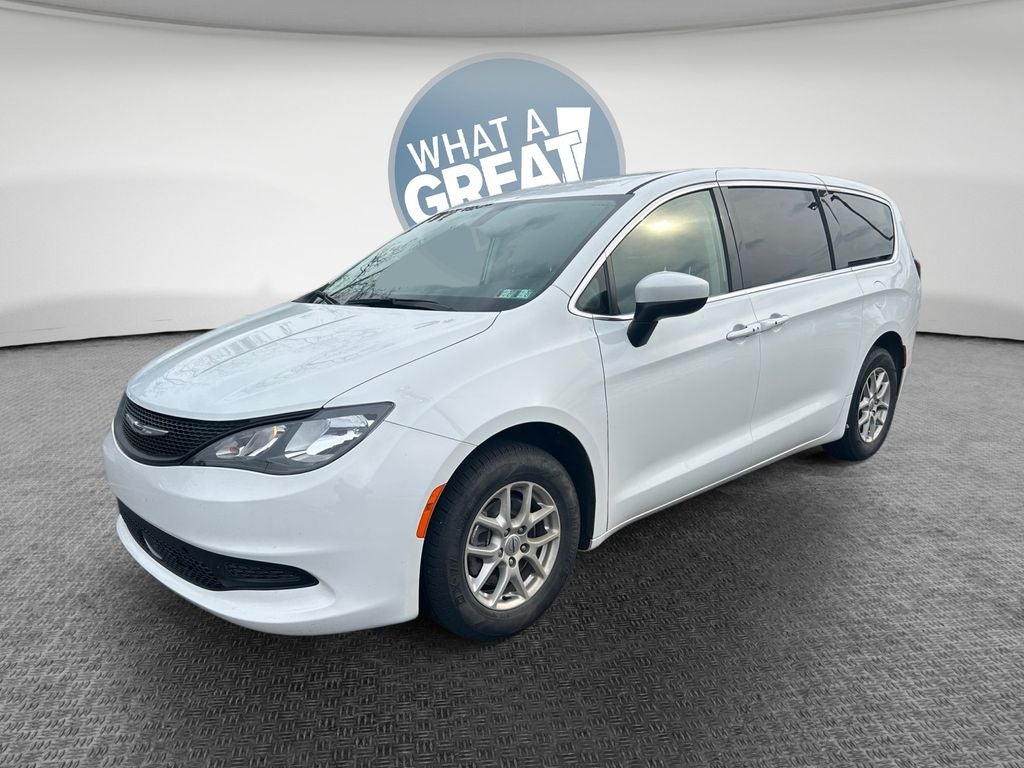 2022 Chrysler Voyager LX