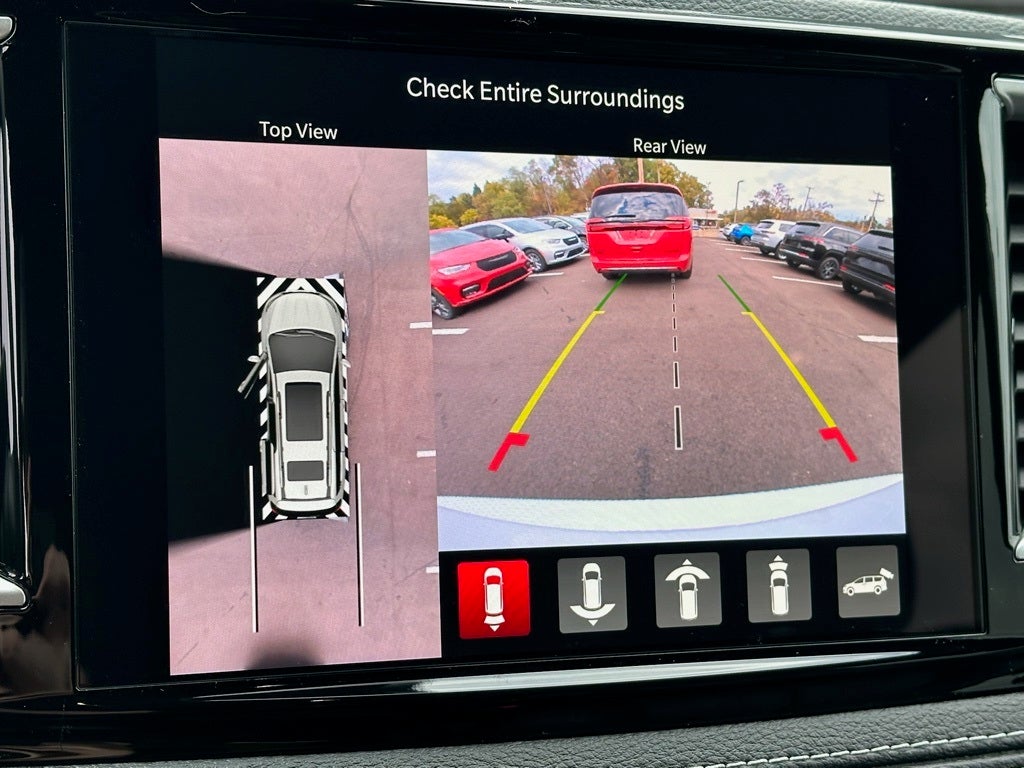 2026 Chrysler Pacifica Select